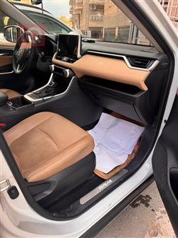 تۆیۆتا ڕاڤ 4